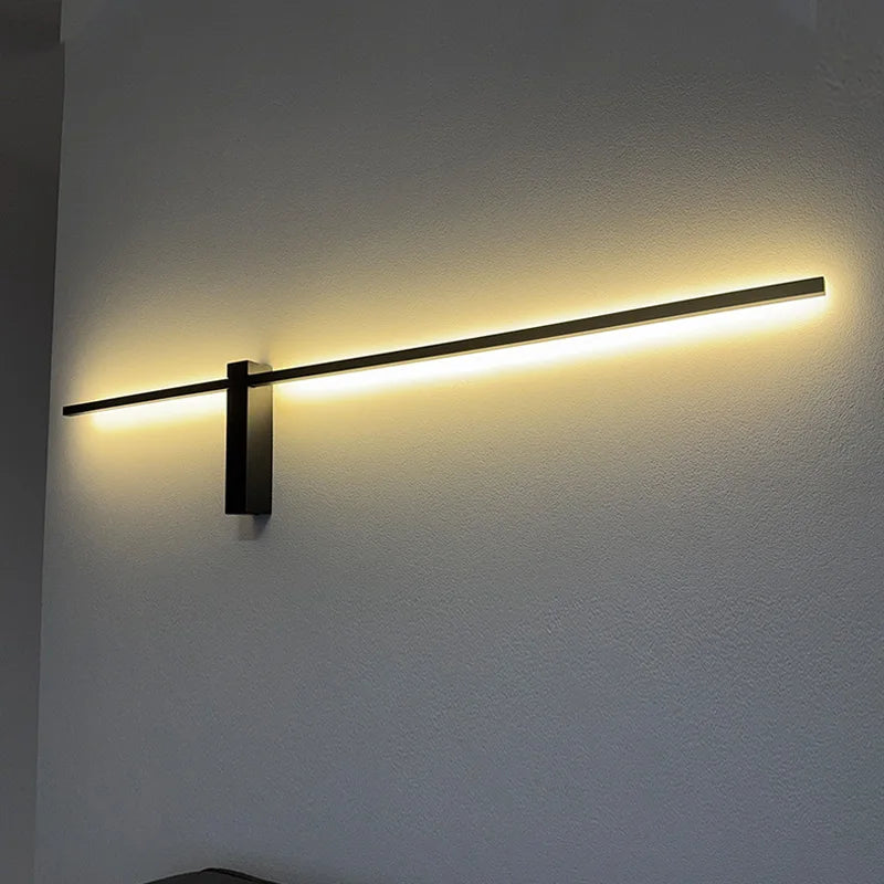 Czarna lampa ścienna, nowoczesna minimalistyczna do sypialni